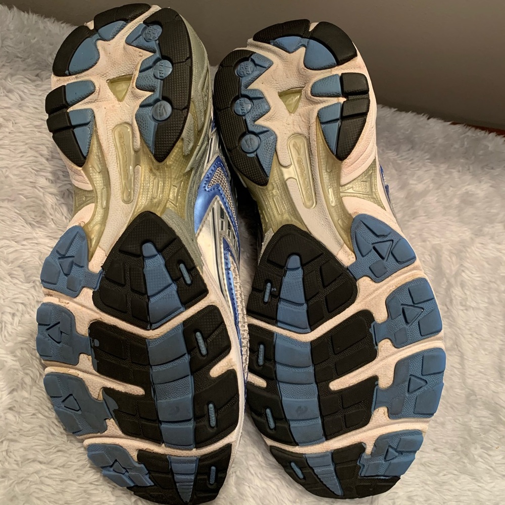Womens Sz 8 Brooks Adrenaline GTS 8. GUC - Picture 6 of 10